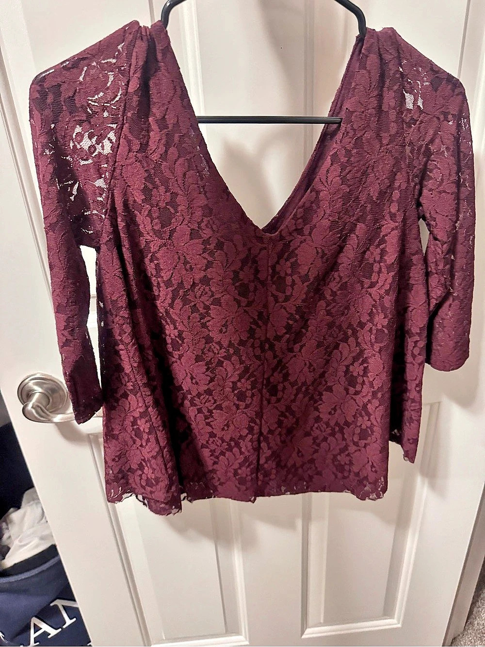 American Eagle Outfitters Floral Lace Long Sleeve Top in Burgundy Size Small